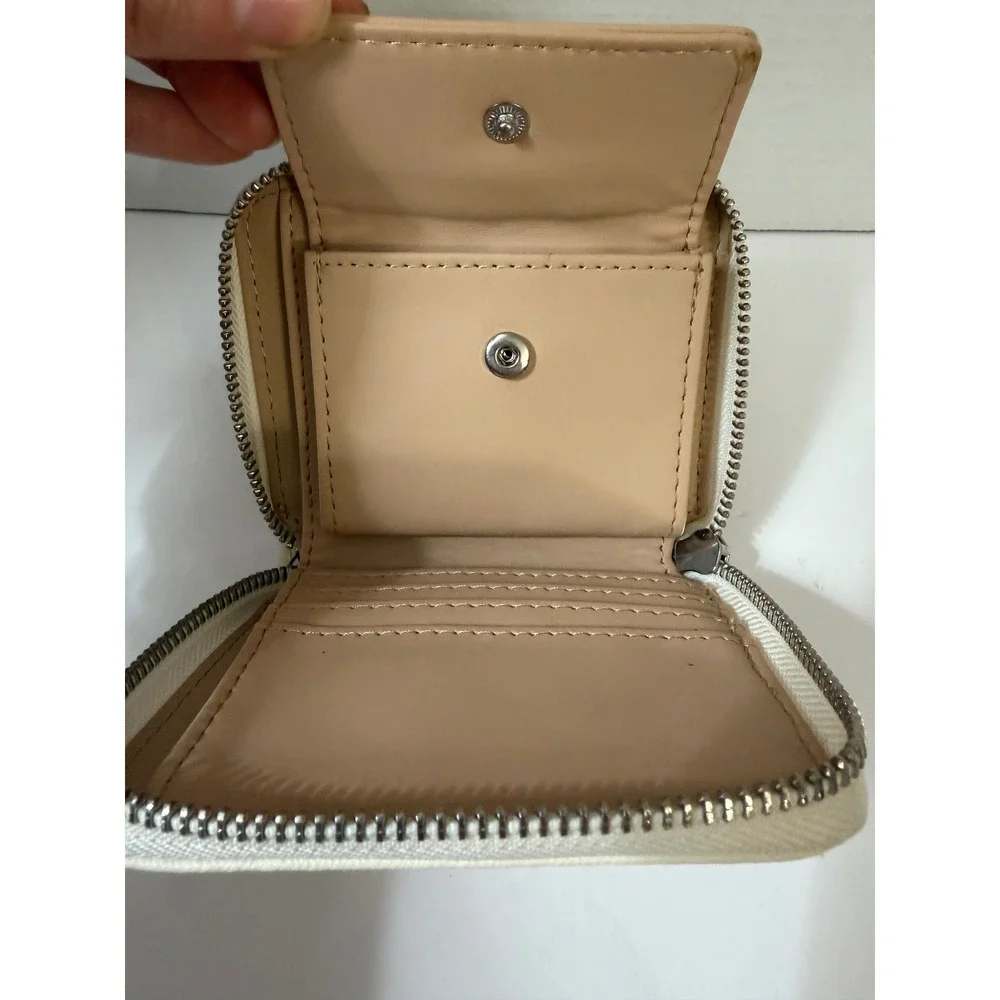 Guess Los Angeles Zip‎ Around Wallet White Logo Print Saffiano Faux Leather - Picture 4 of 11